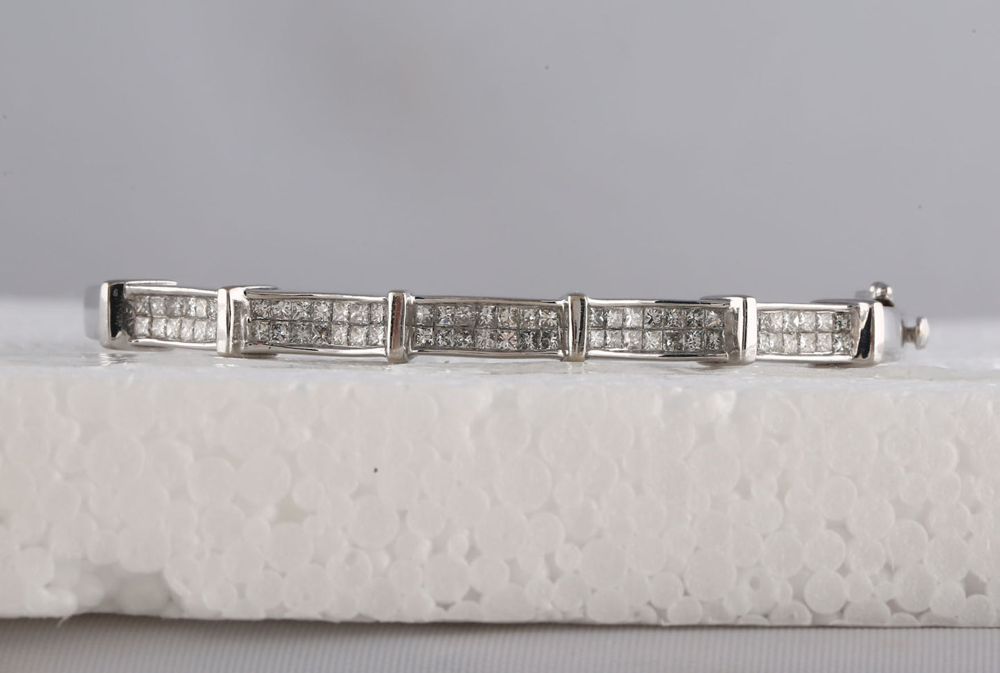 14kt White Gold 2 Ct Diamond Invisible Bangle