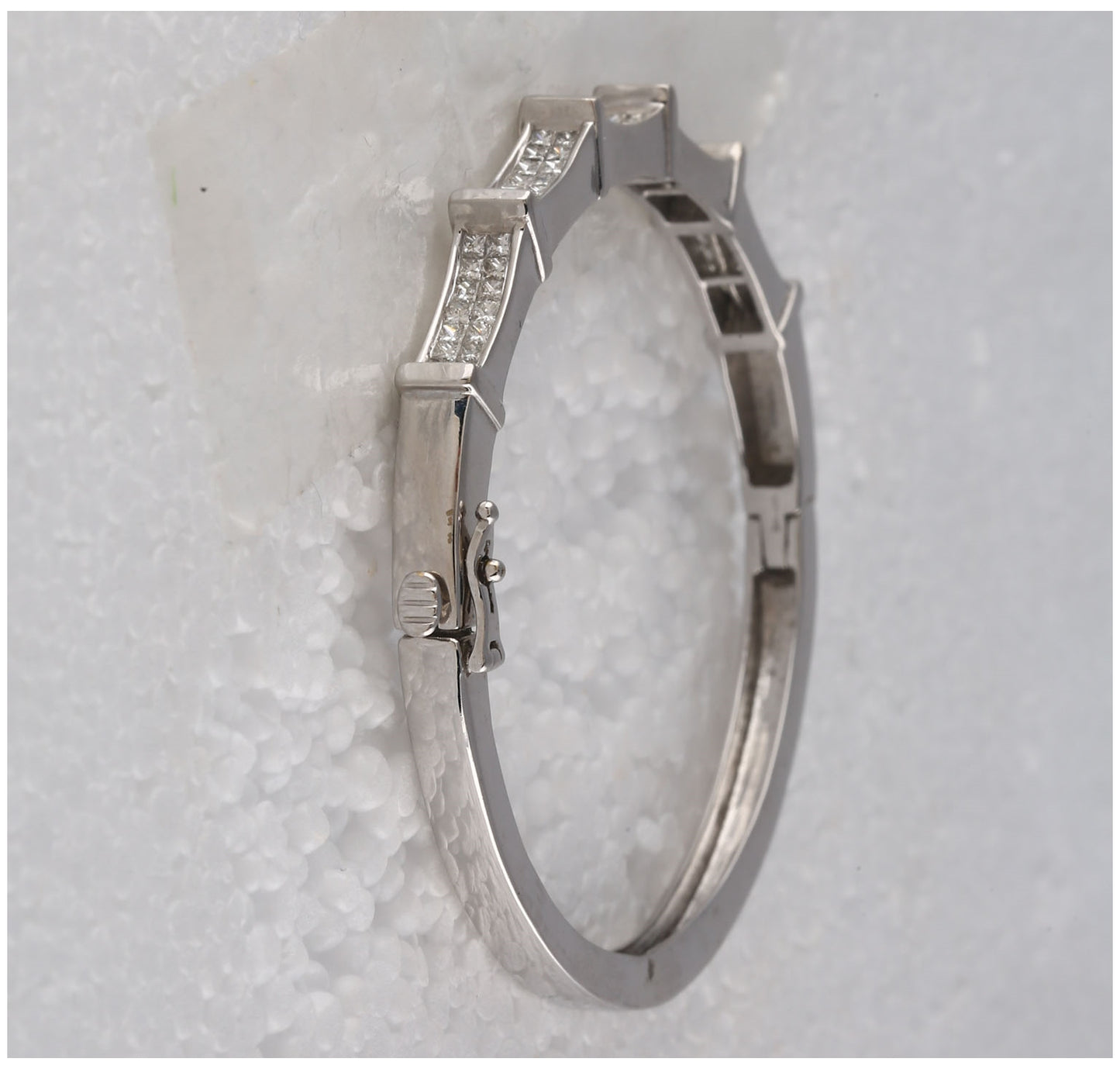 14kt White Gold 2 Ct Diamond Invisible Bangle