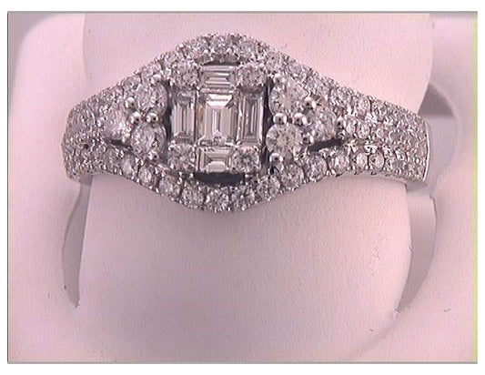 18kt White Gold 7/8ctw Diamond Cluster Bridal Ring